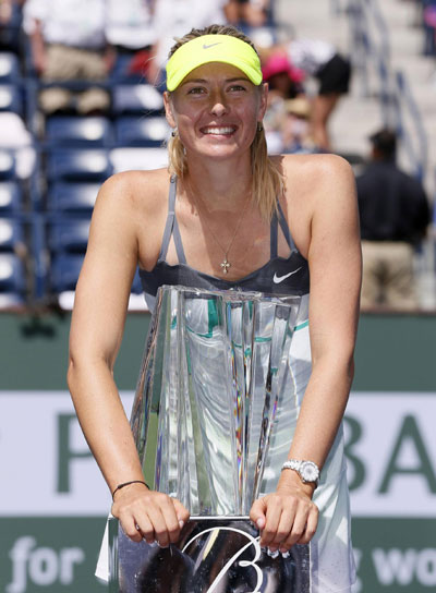 Sharapova hammers Wozniacki in final