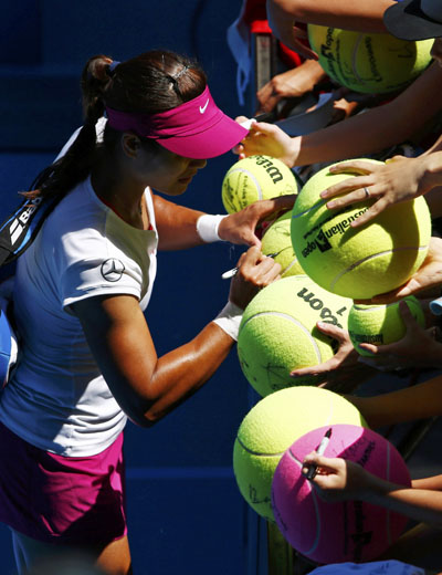 Narrow escape for China's Li Na in 3rd round