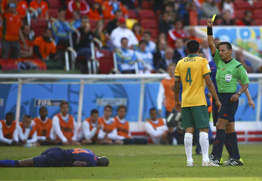 Netherlands advance after 3-2 win over Australia