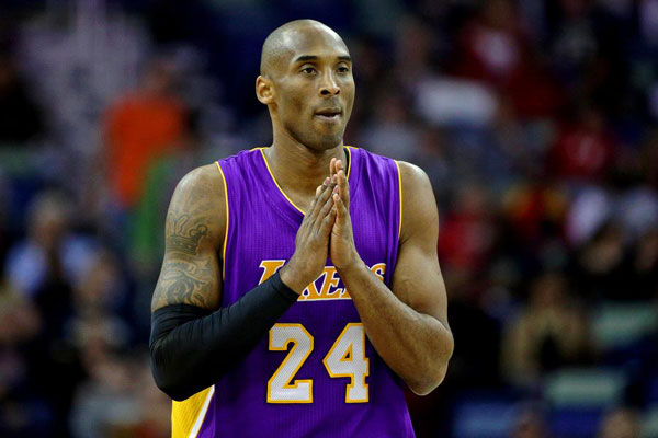 Kobe Bryant has torn rotator cuff