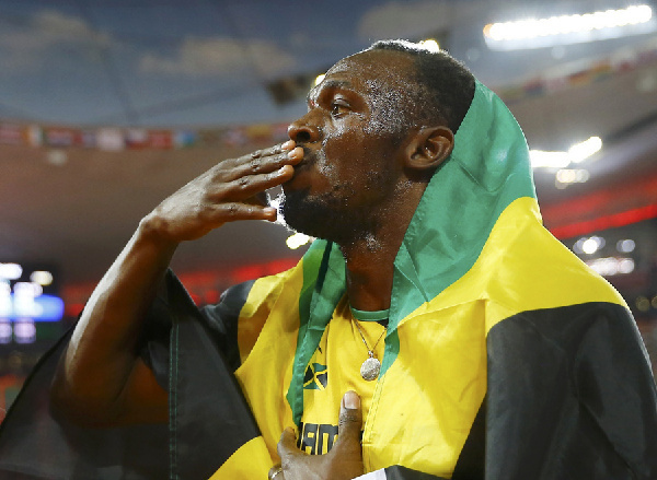 Bolt beats Gatlin to win 100m gold