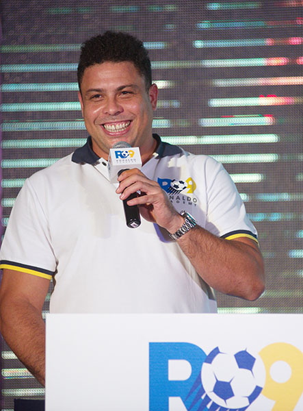 Ronaldo kicks off soccer academy in Beijing