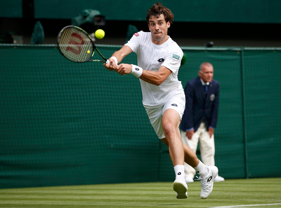 Federer beats Pella 3-0 in Wimbledon first round