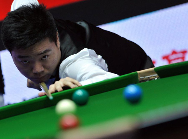 Ding ties snooker legendary Hendry's 5 single-season ranking title record