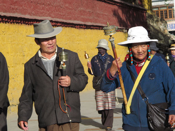 New overpasses makes pilgrimages easier in Lhasa