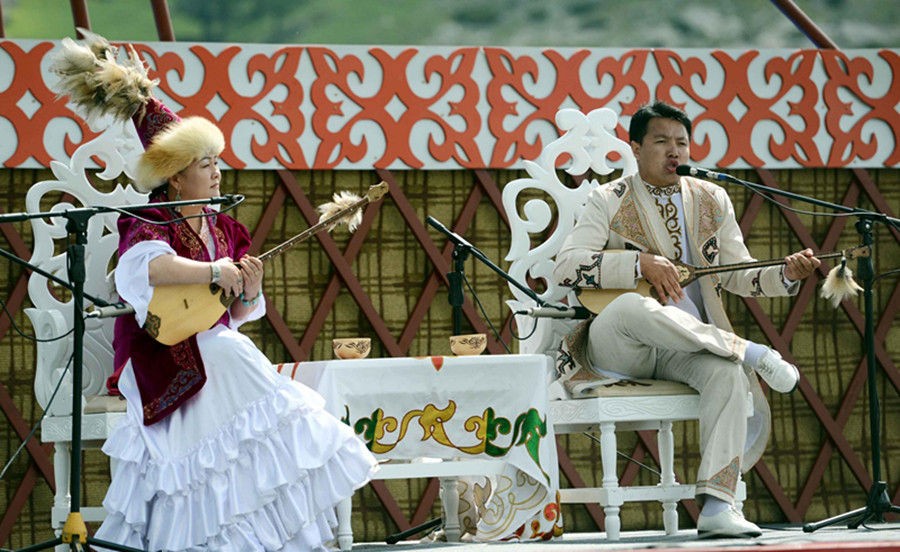 Enjoying the traditional fair