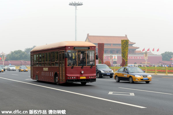 Beijing adds new route for vintage trolley sightseeing