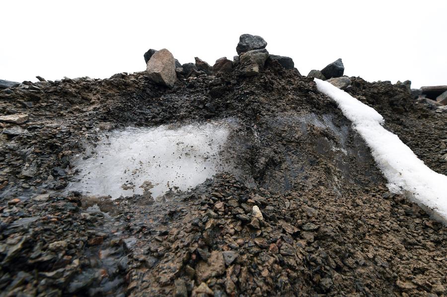 Shrinking glaciers on Qilian Mountains