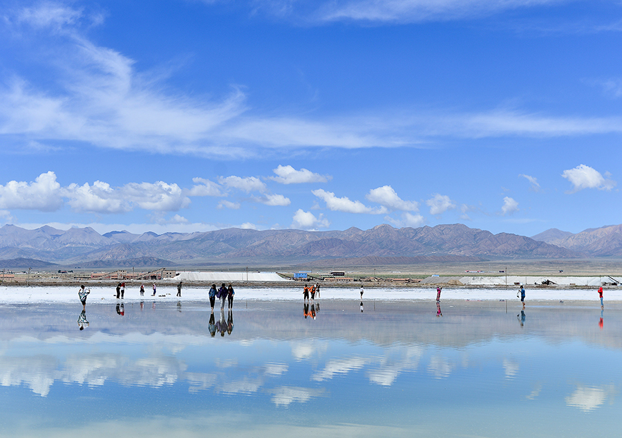 Chaka Salt Lake: Mirror of the sky in China