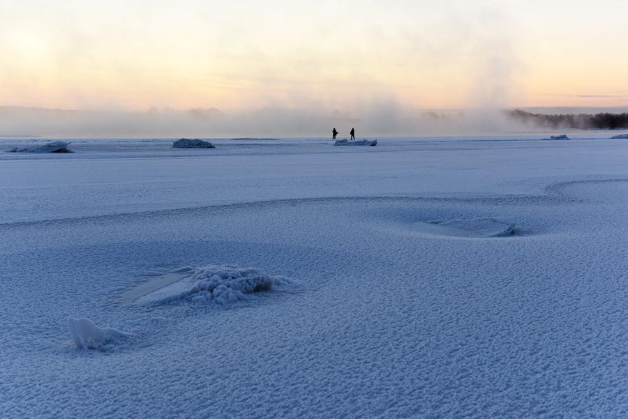 Ice scenery on Heilongjiang River seen in NE China