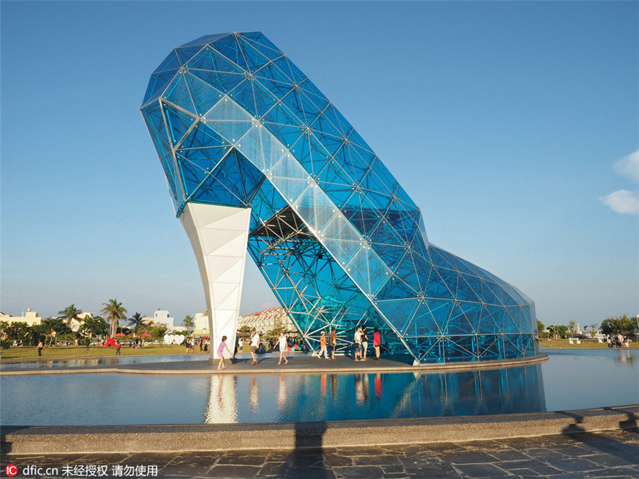 High-heeled glass church opens in Taiwan