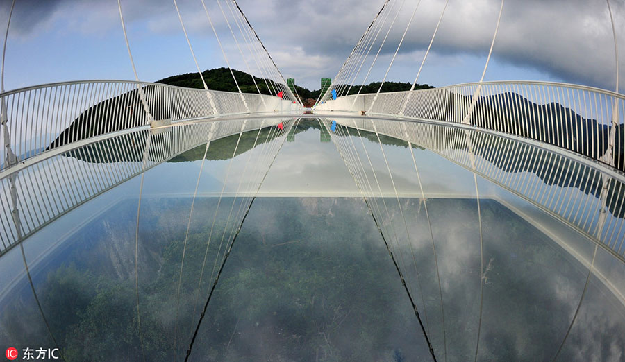 World's longest, highest glass bridge to open