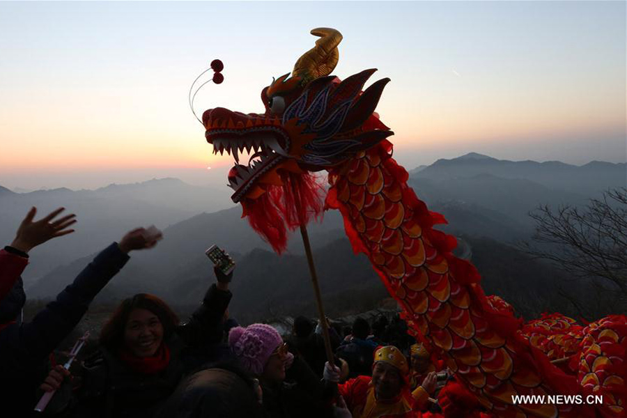 First day of 2017: Sunrise scenery seen across China