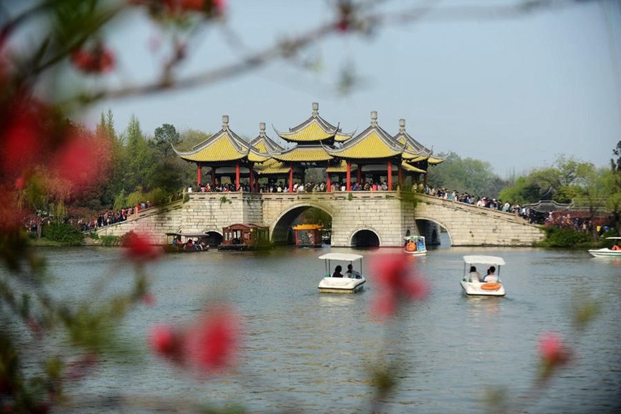 Spring flowers decorate Slender West Lake