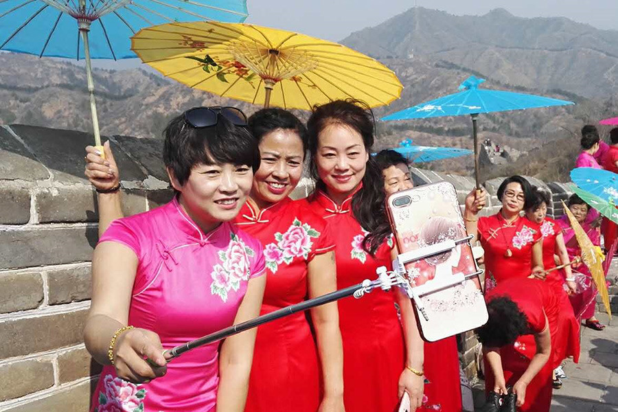 5th Jinshanling Apricot Flower Festival kicks off in Chengde