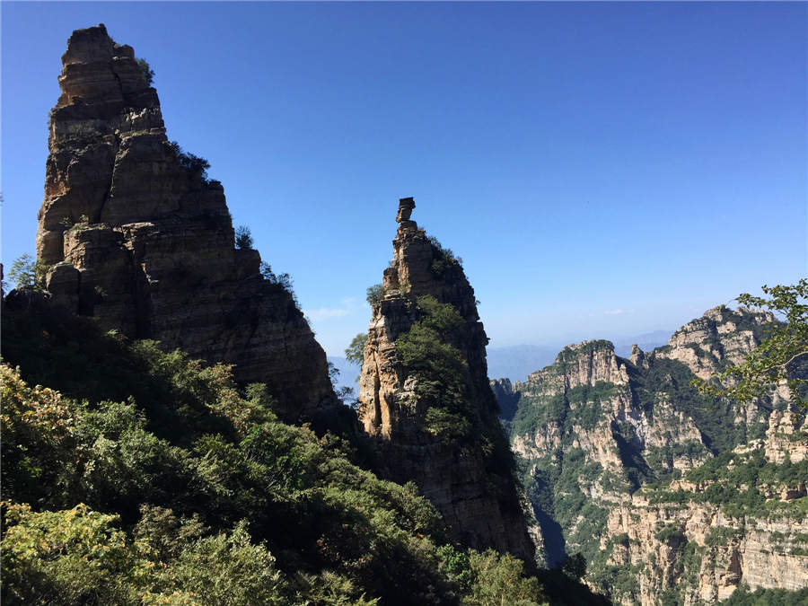 Early autumn scenery at Baishi Mountain