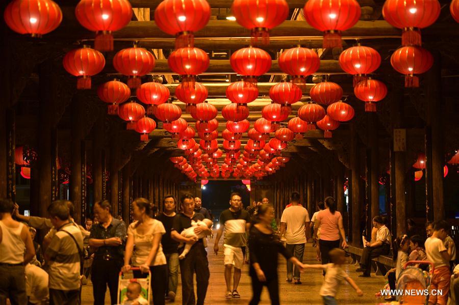 Light show seen in Xuan'en county, China's Hubei