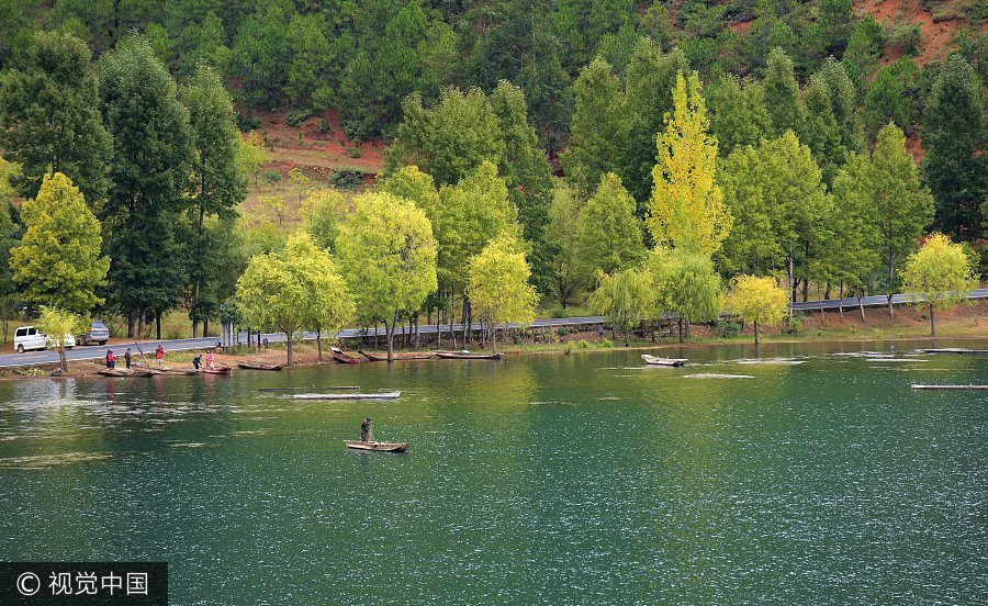 Splendid autumn scenery of Lugu Lake