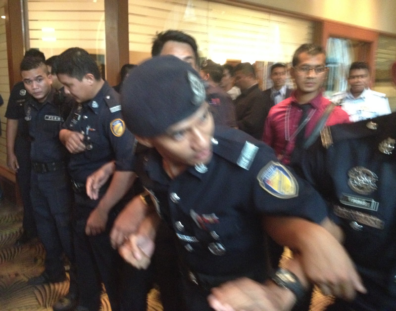 Malaysian police prevent press from speaking to relatives