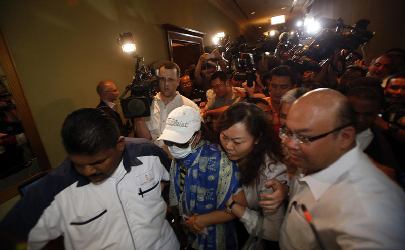 Malaysian police prevent press from speaking to relatives