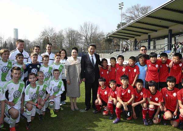 Xi watches China-Germany youth football match in Berlin