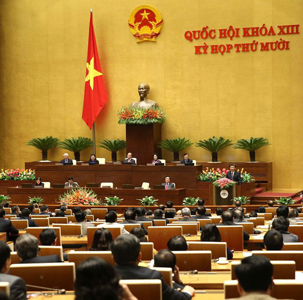 Xi hails China-Vietnam friendship, calling for proper handling of differences