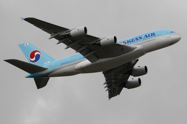 Airbus superjumbo A380 grounded at Paris Air Show