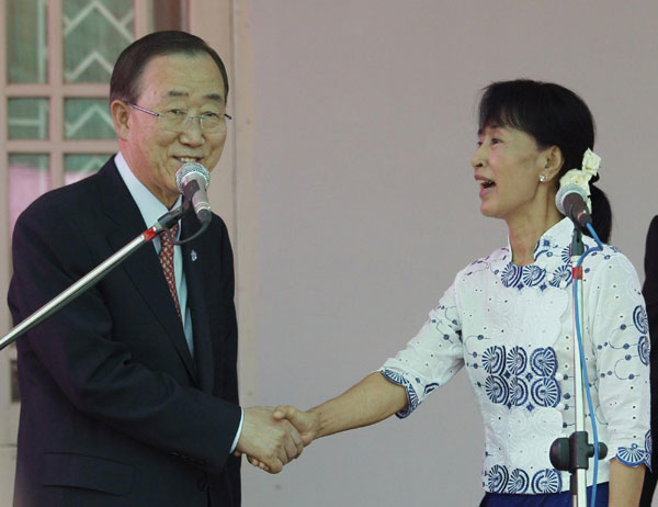 UN chief meets Aung San Suu Kyi for 1st time