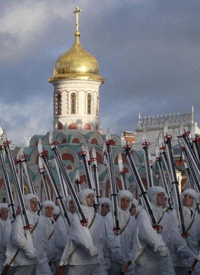 Moscow marks anniversary of historical parade