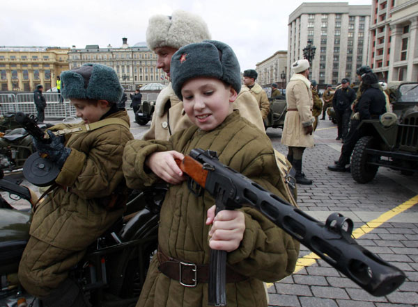 Moscow marks anniversary of historical parade