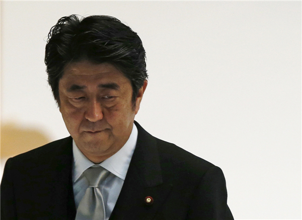 Japan's Abe sends offering to war shrine