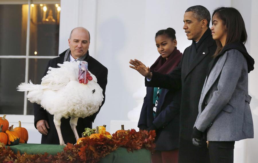 Obama pardons Thanksgiving turkey