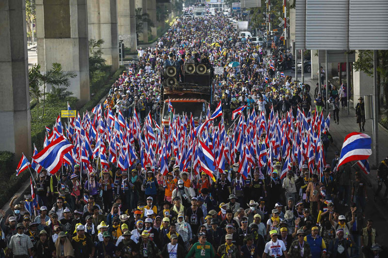 Blast wounds 36 anti-government protesters in Bangkok