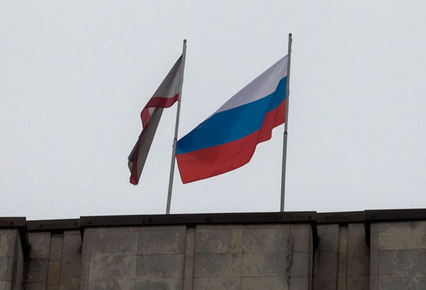 Armed men seize govt HQ in Ukraine's Crimea