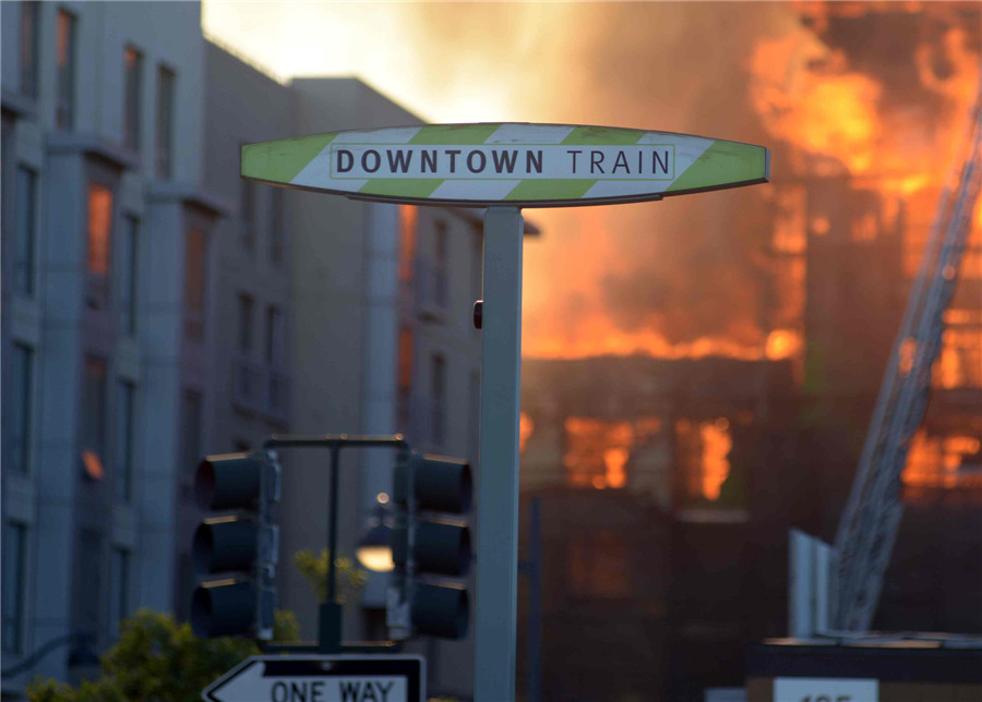 Huge fire burns San Francisco building