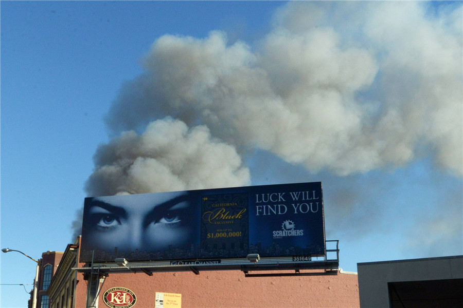 Huge fire burns San Francisco building