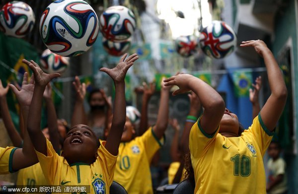 Brazilian school children call for education standard raise