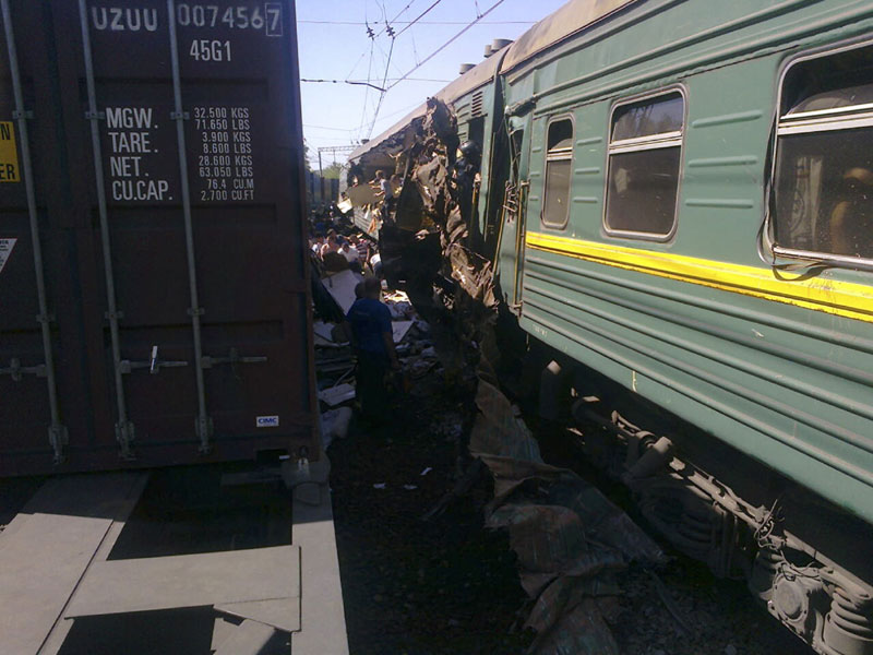 Six killed in train crash near Moscow