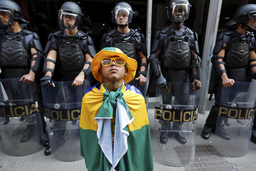 Sao Paulo metro strike suspended, but fears loom