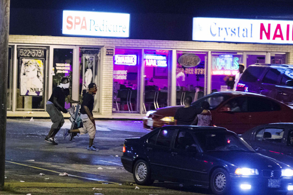 Gov declares emergency, imposes curfew in Ferguson