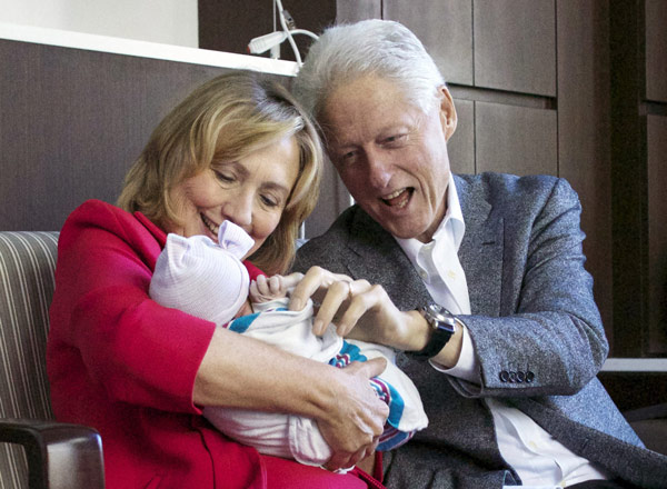 Chelsea Clinton takes baby Charlotte home