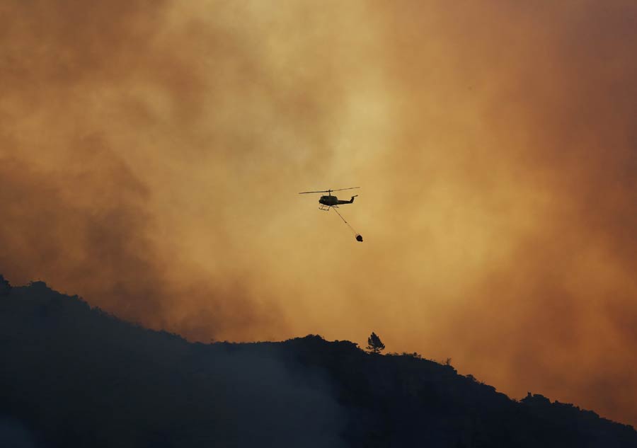 Cape Town ravaged by bushfire