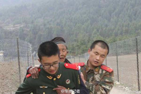 Chinese rescue team on way to Nepal as toll exceeds 1,000