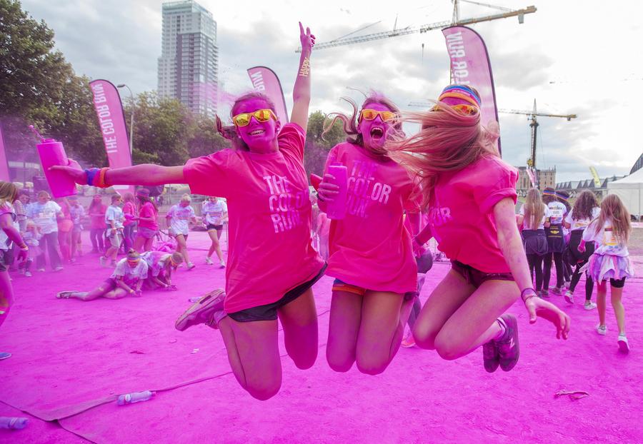 Color Run attracts fun-loving runners in Brussels