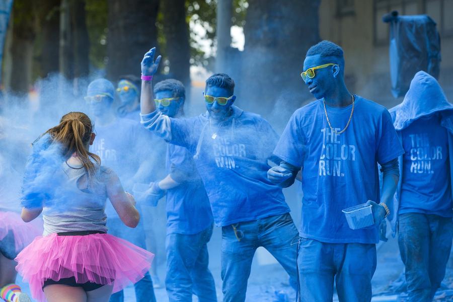 Color Run attracts fun-loving runners in Brussels