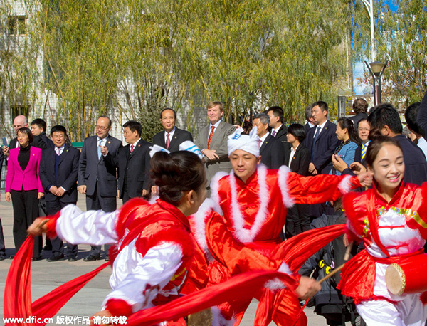 Netherlands king enjoys local flavors of Yan'an