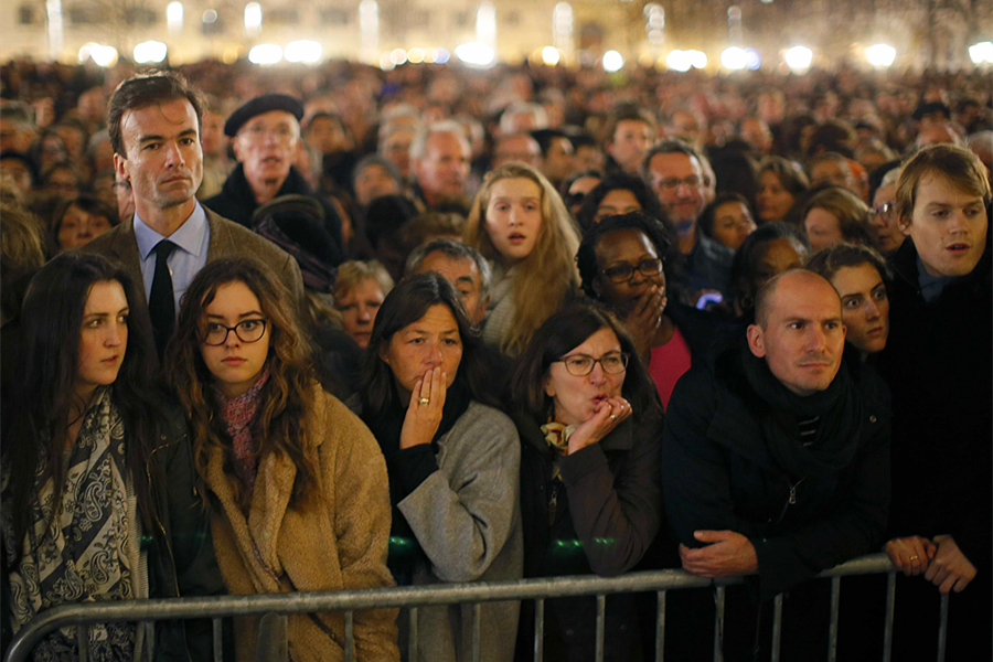 Paris attacks: Prayers, tears and candles