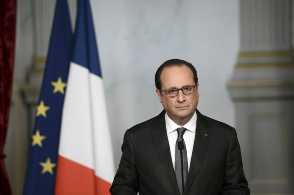 Hollande pressed to amend foreign policy after Paris attacks