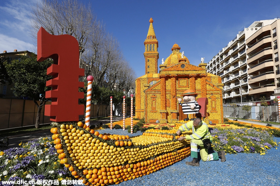 Lemon sculptures pay tribute to Italian cinema