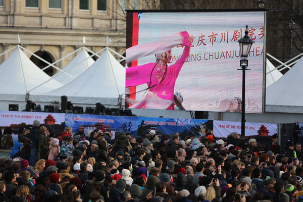 More than face-changing, Sichuan opera proves a hit with UK audiences